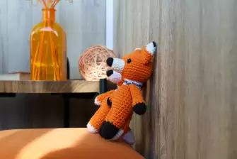 Отделка ПВХ панелями и холодное остекление на балконе