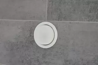 Отделка балкона ламинатом двух цветов