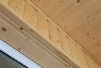 Отделка лоджии вагонкой с мебелью