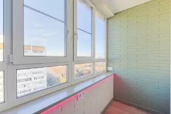 Отделка балкона с установкой теплого пола