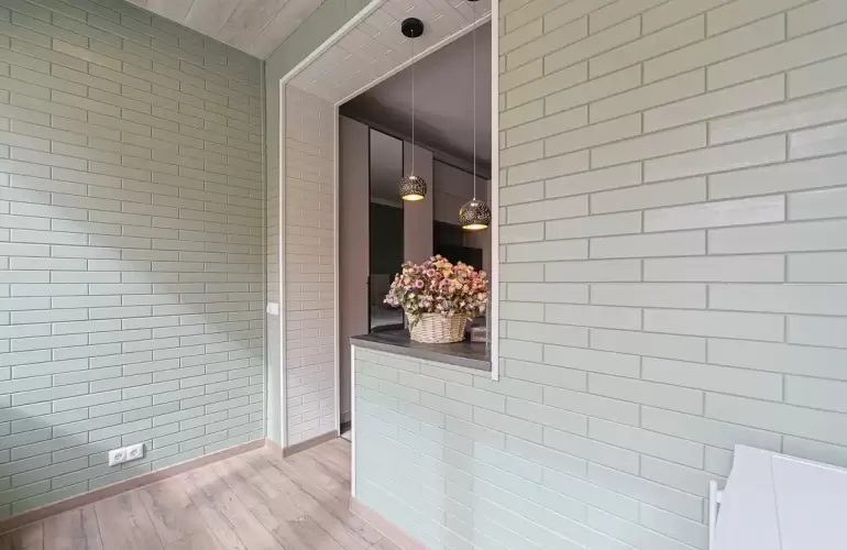 Комбинированная обшивка балкона Москва